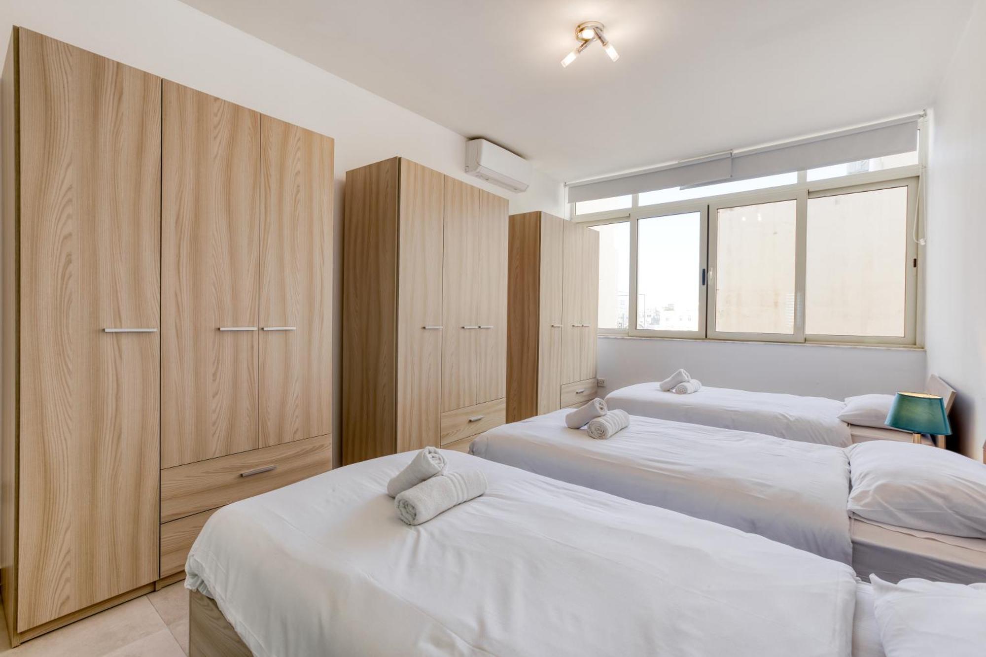 Seafront Sliema Apartment With Balcony & Sea Views By Jl מראה חיצוני תמונה