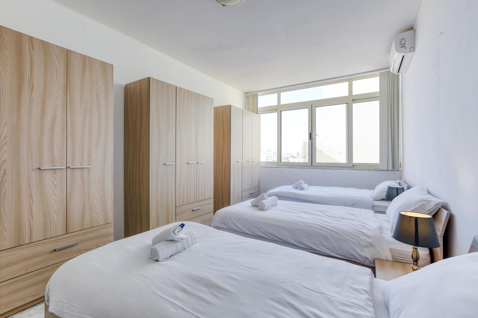 Seafront Sliema Apartment With Balcony & Sea Views By Jl מראה חיצוני תמונה