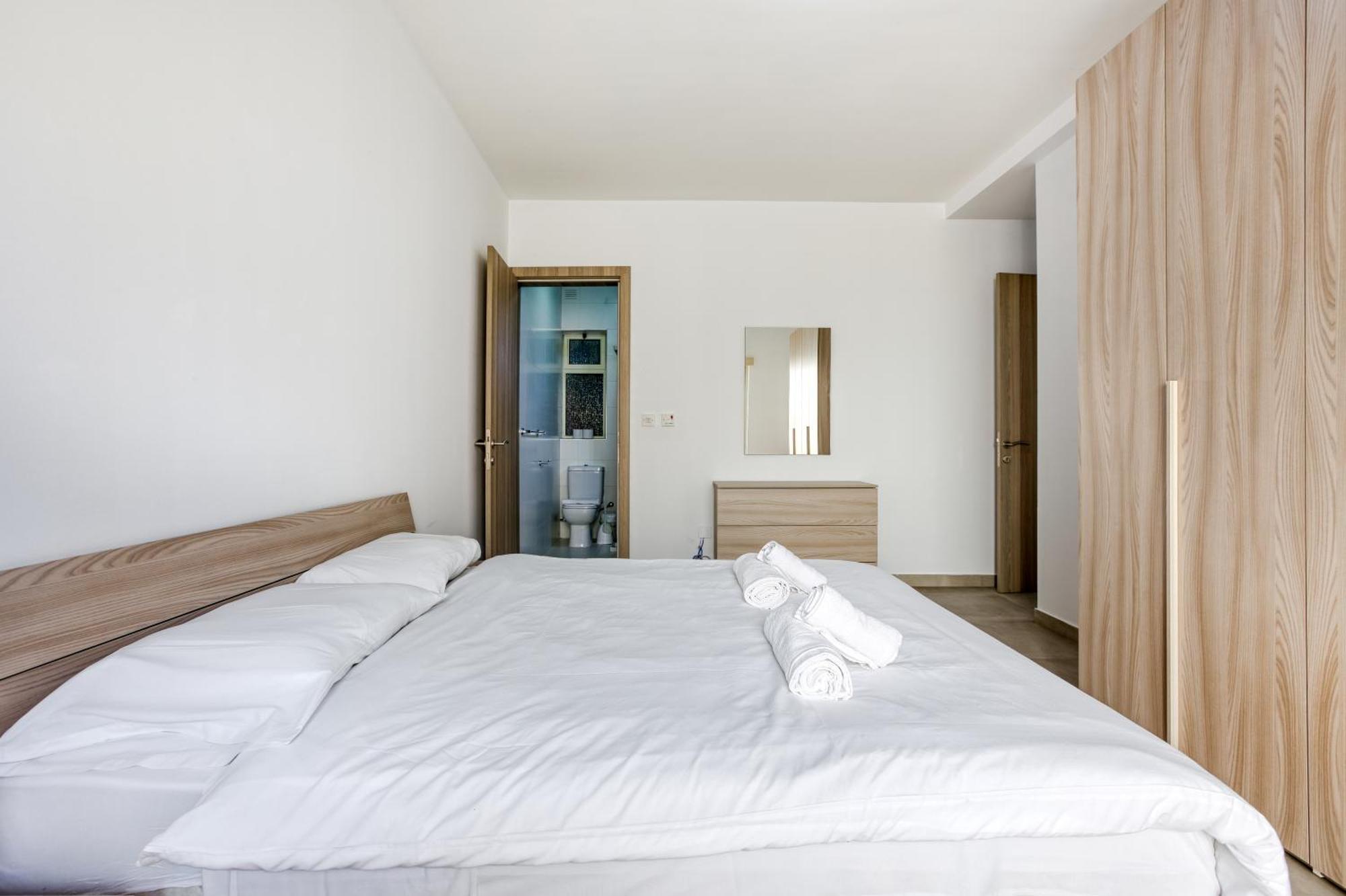 Seafront Sliema Apartment With Balcony & Sea Views By Jl מראה חיצוני תמונה
