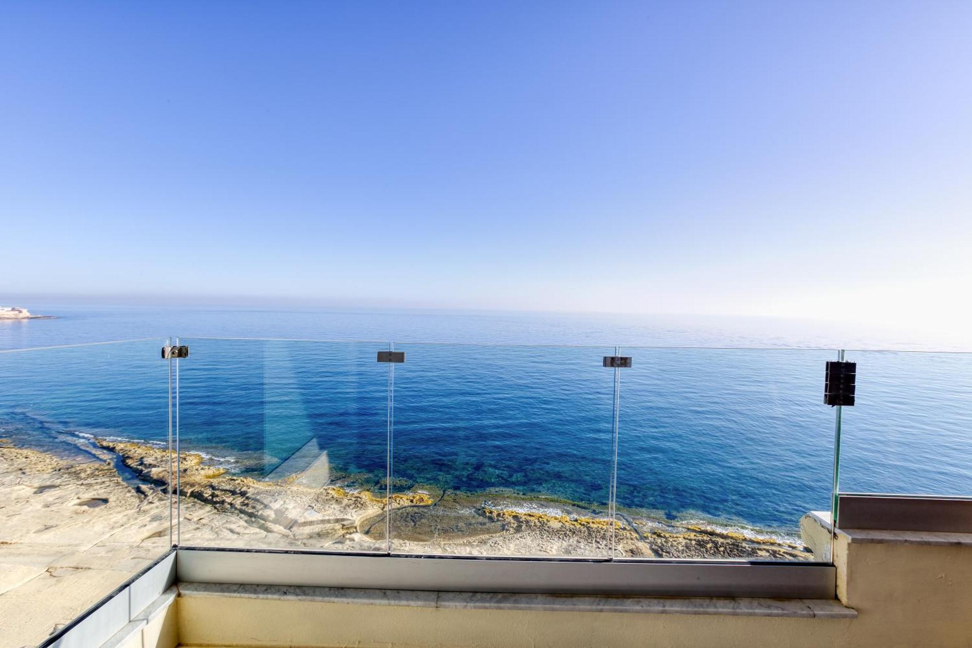 Seafront Sliema Apartment With Balcony & Sea Views By Jl מראה חיצוני תמונה